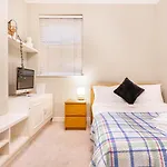 Spacious 2-Bed Ground Floor Flat With Private Garden