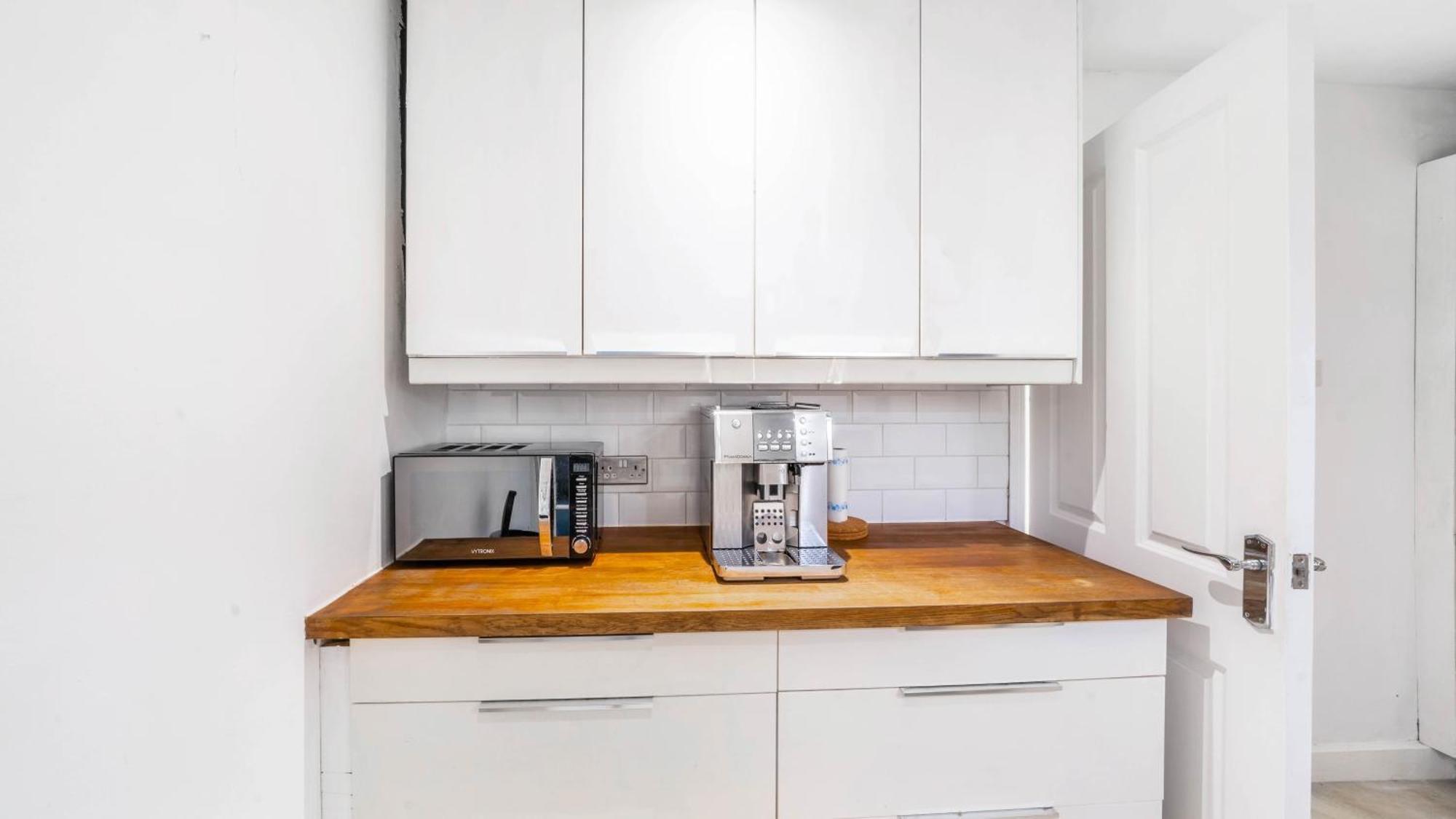 Appartamento Spacious 2-bed Ground Floor Flat With Private Garden Londra
